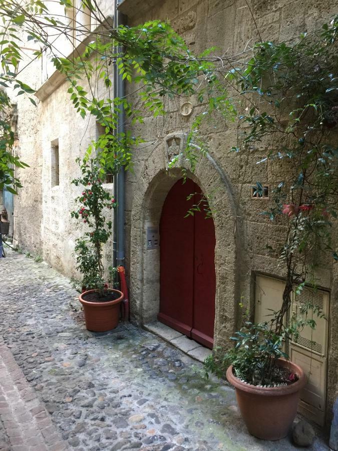 La Porte Rouge